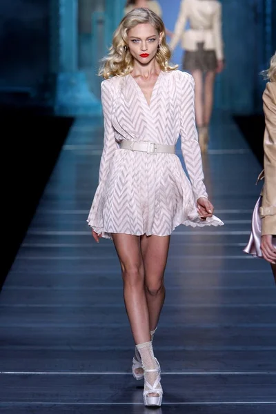 Look 5